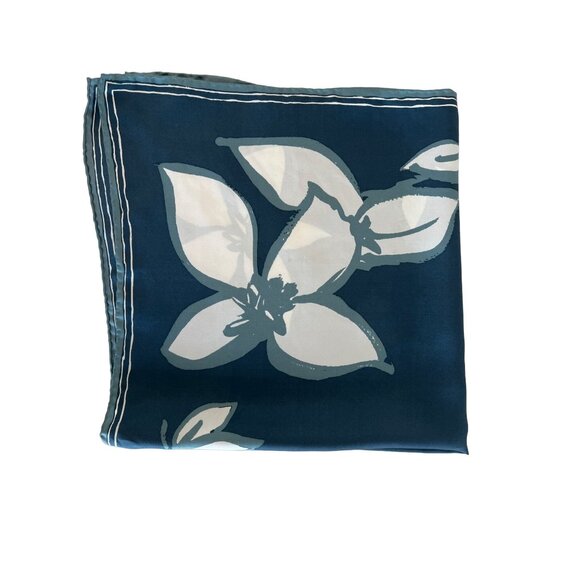 Banana Republic Navy & White Floral Print Scarf - Picture 3 of 3